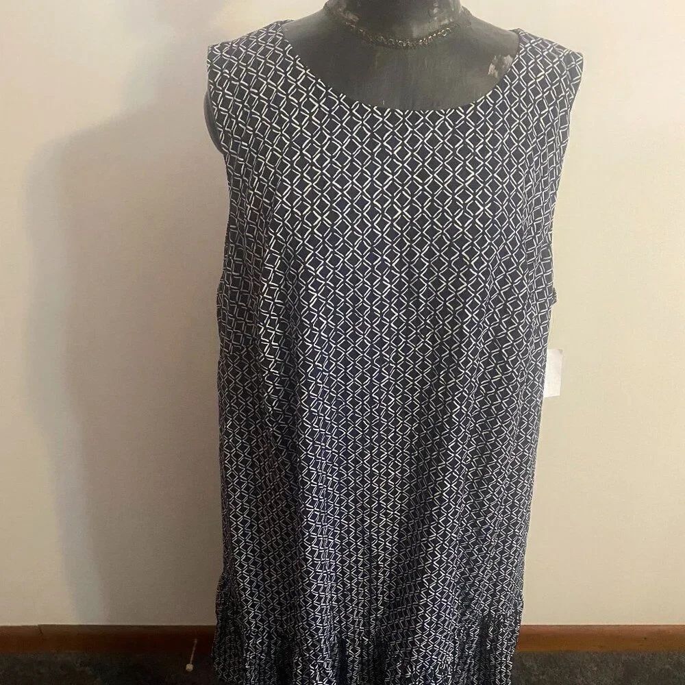Lauren Ralph Lauren Blue/White geometric print ruffle bottom dress, size 22W